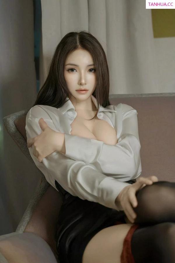   [XiuRen]高清写真图 2025.04.14 No.10145 娅轩ELVA 黑色情趣第49张图片